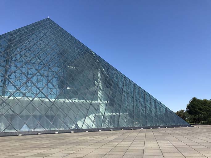 【有名建築巡り】vol.1「モエレ沼公園　ガラスのピラミッド」