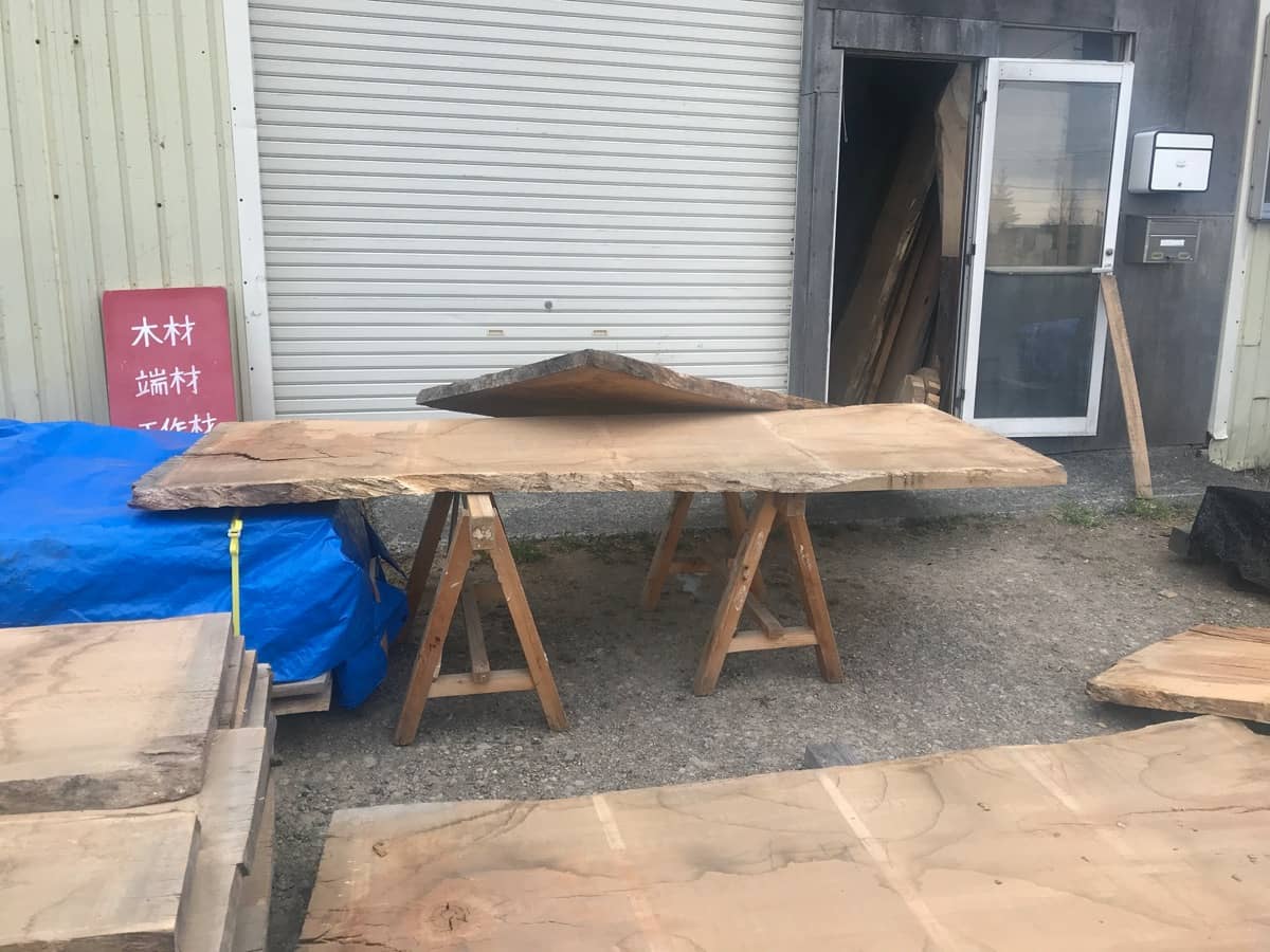 無垢板天板のダイニングテーブル
