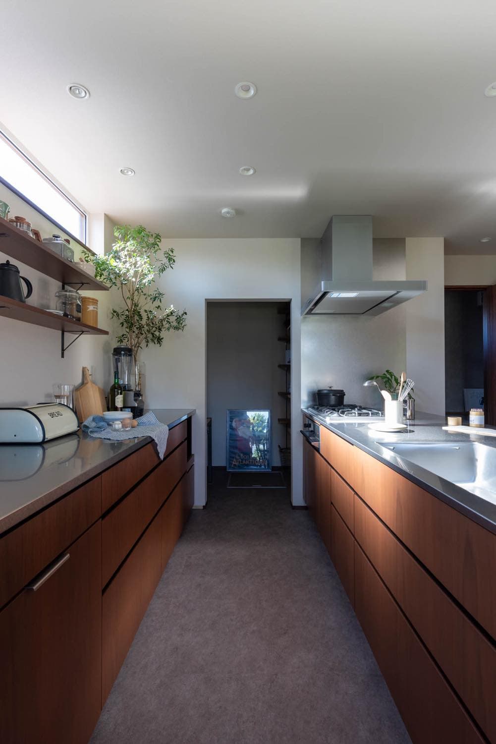 【部分リフォームにもおすすめ】料理が楽しくなる空間へ。暮らしに寄り添うRENOVESのオーダーキッチン3選を解説