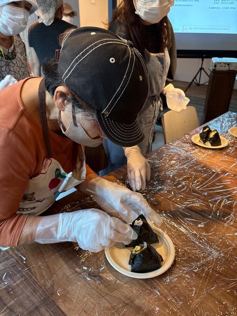 【9/4 オープン】じーちゃんばーちゃんが作るおむすびと豚汁のお店「daria by ジーバーFOOD」