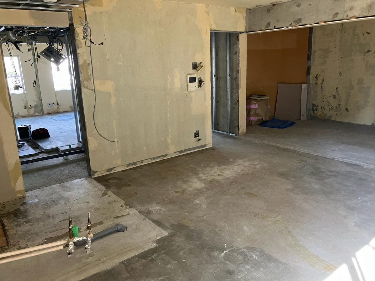 【マンションリノベーション】解体の次のステップ『墨出し作業』