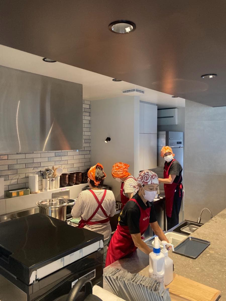 じーちゃんばーちゃんが作るおむすびと豚汁のお店「daria by ジーバーFOOD」がオープンして1か月が経ちました!