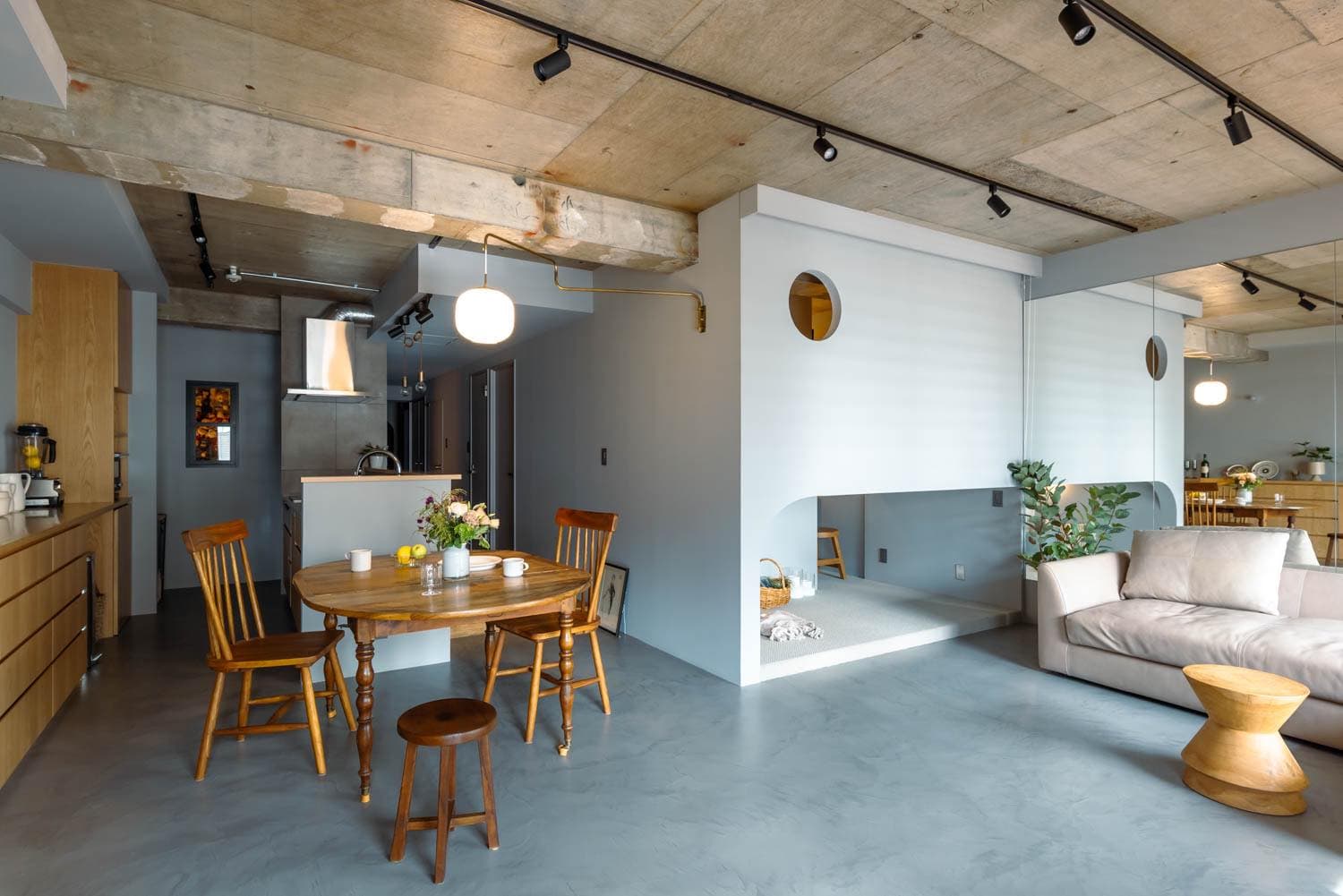 【ビフォーアフター】築47年の中古マンションがリノベーションで「!」驚きとワクワクが詰まった住まいに大変身!