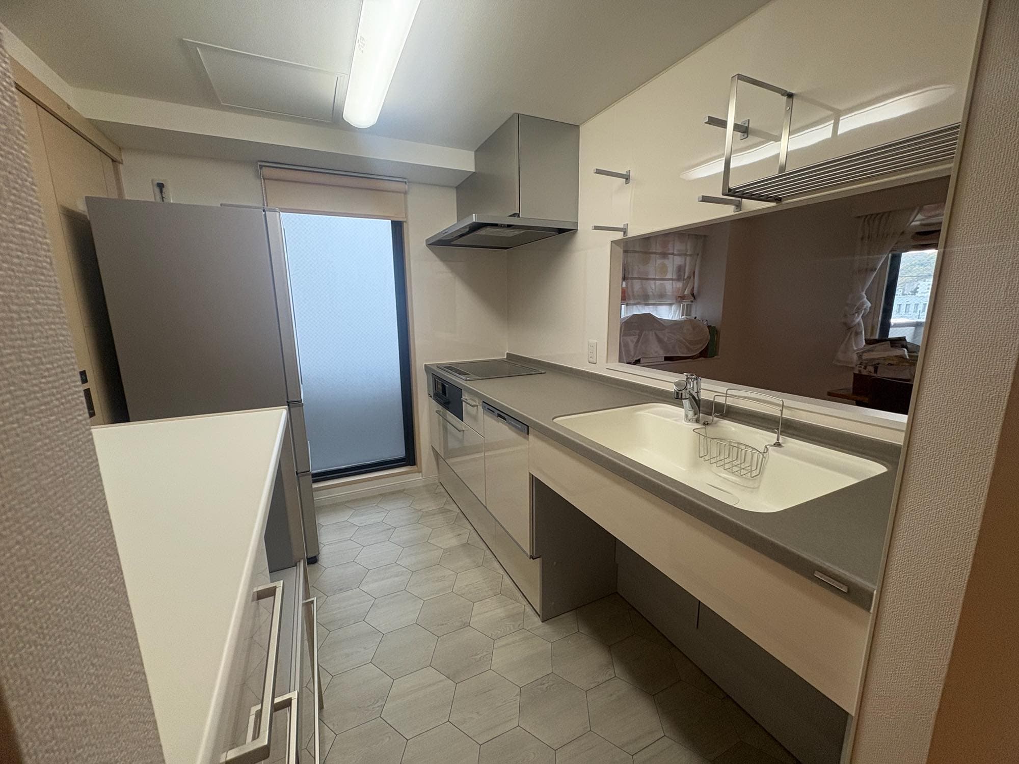 【部分リフォーム事例】RENOVESのポイントリノベ｜キッチン交換・キッチン収納・畳をフローリングへ