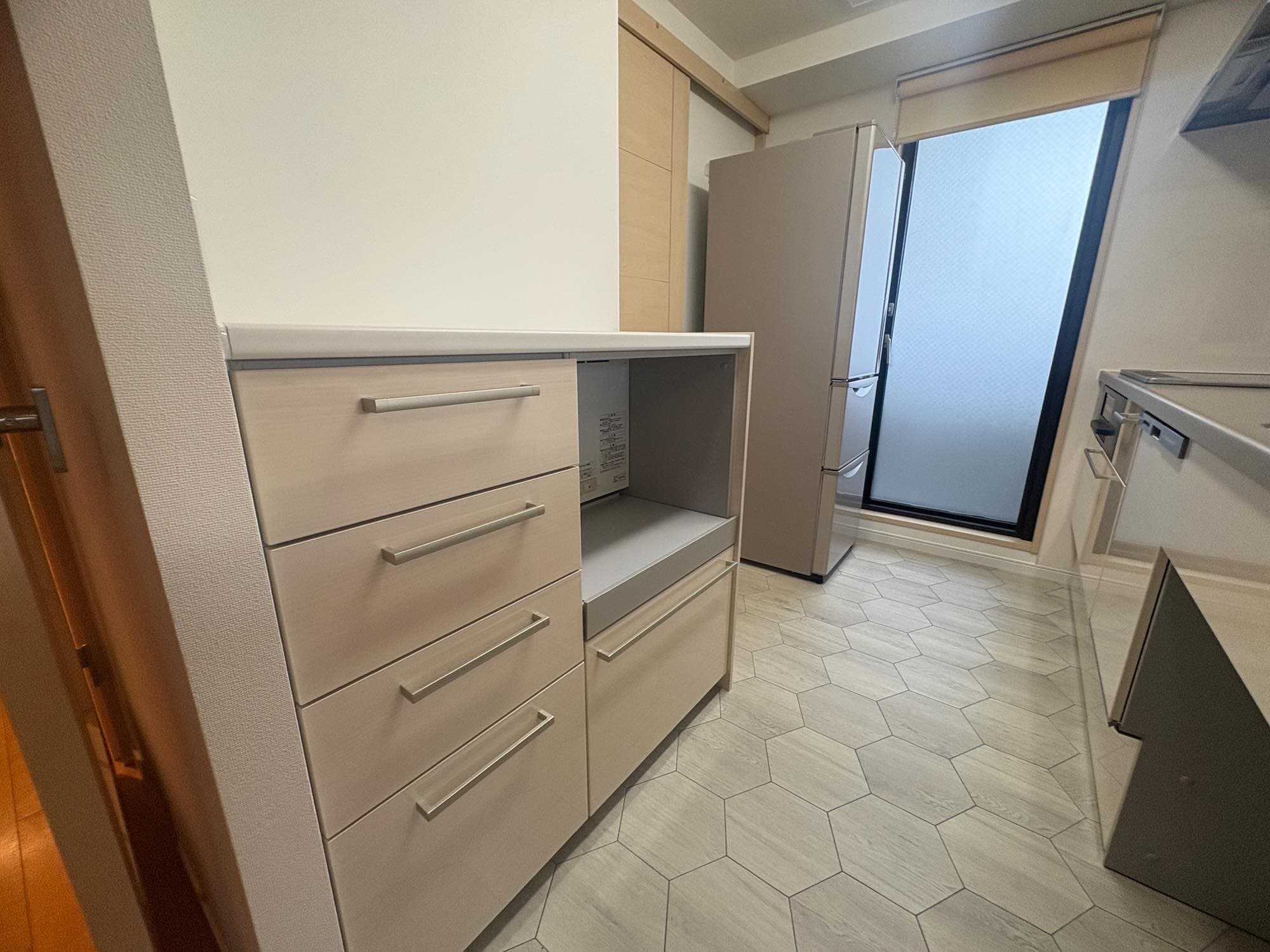 【部分リフォーム事例】RENOVESのポイントリノベ｜キッチン交換・キッチン収納・畳をフローリングへ