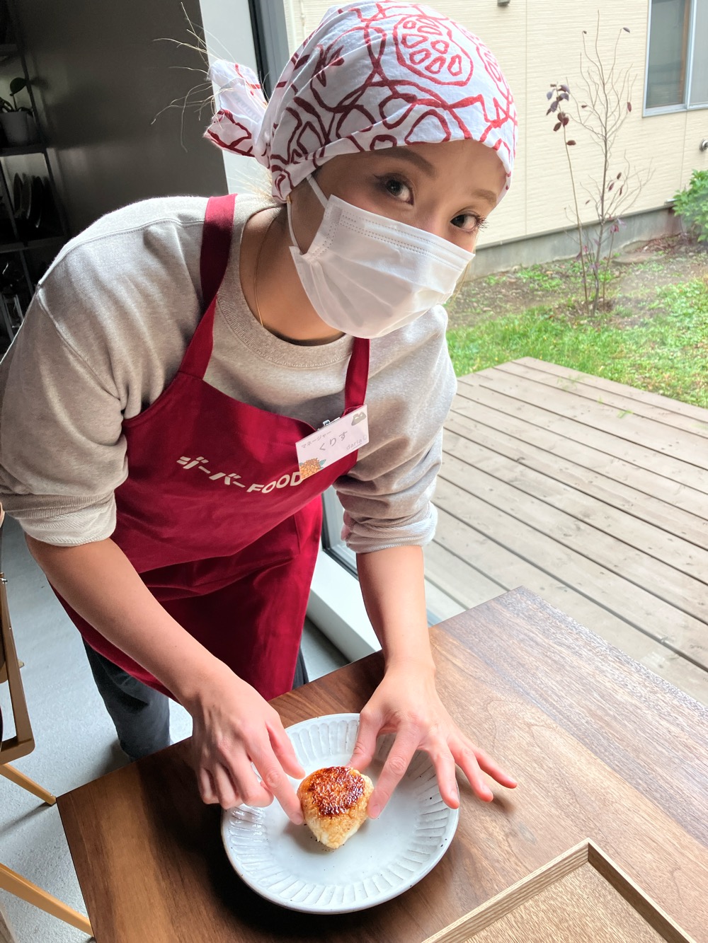 香ばしさの向こうに。おむすびと豚汁のお店dariaの新メニュー「焼きおにぎり」を撮影