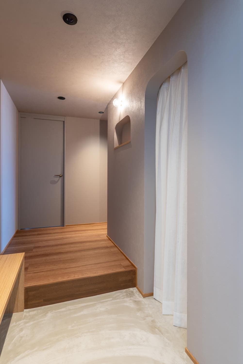 【ビフォーアフター】築28年の中古マンションリノベーションで曲線が描くあたたかい空間に大変身！心地よい「ごろんスペース」とは！？