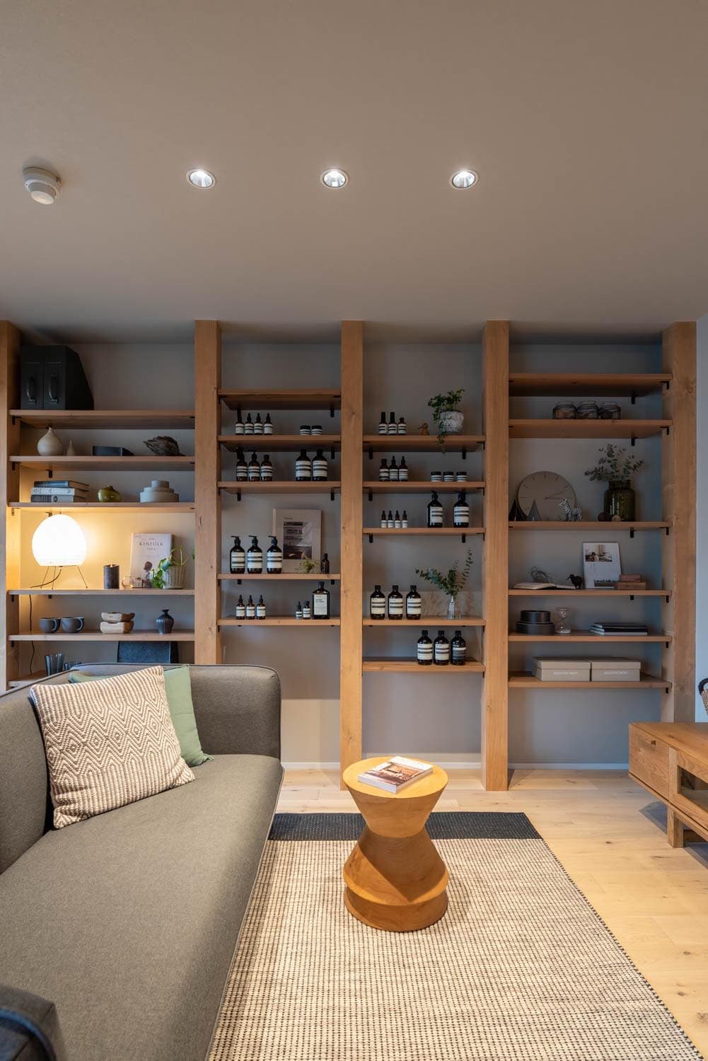 【ビフォーアフター】「まるでAesopの店舗」に暮らす。築40年の中古マンションが大変身！