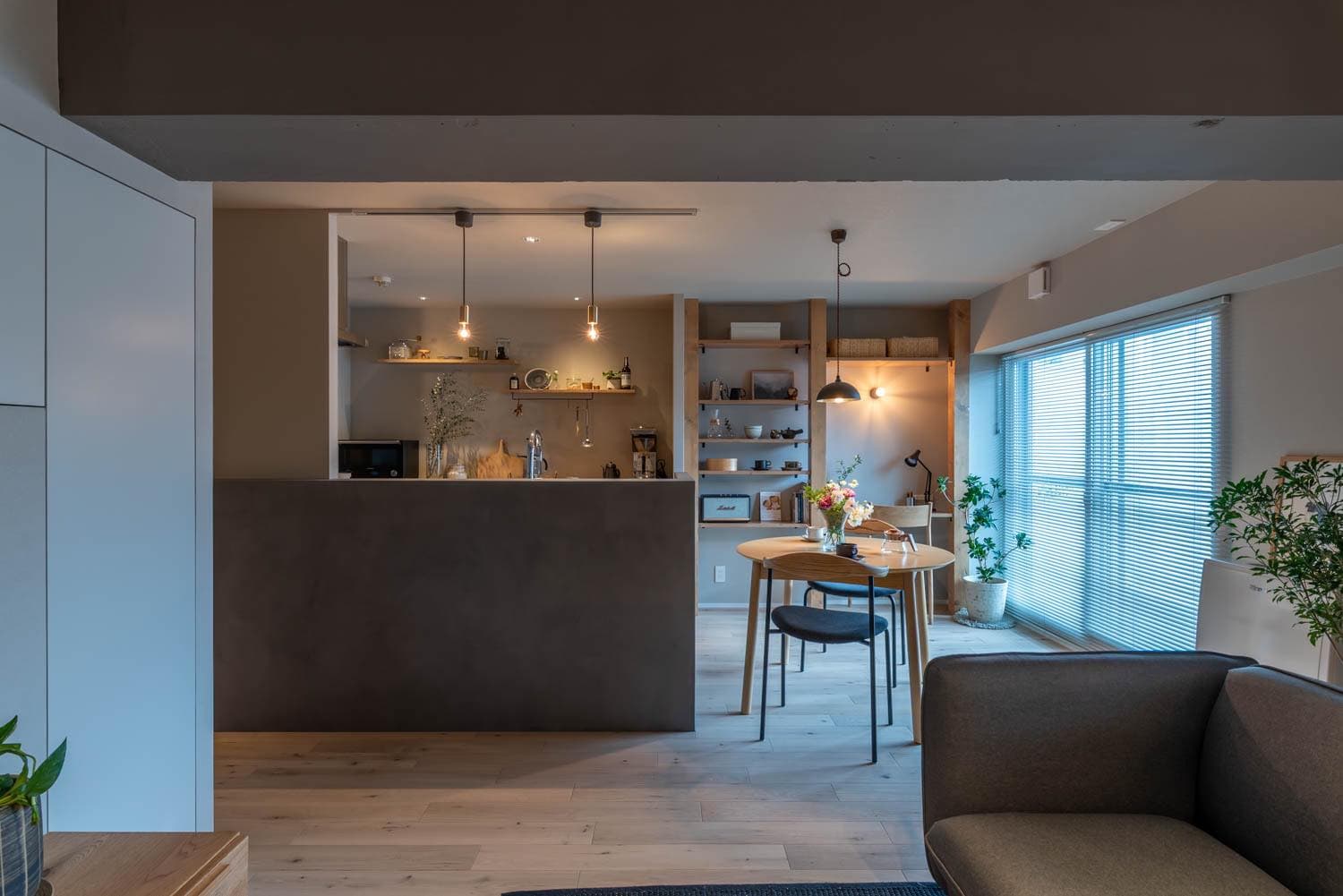 【ビフォーアフター】「まるでAesopの店舗」に暮らす。築40年の中古マンションが大変身！