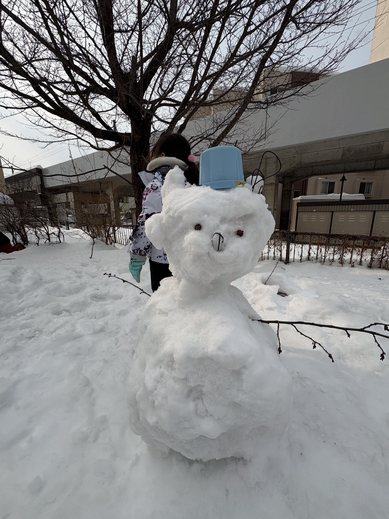 花レの敷地に「かまくら」出現！ 社員家族と過ごす冬の特別な一日