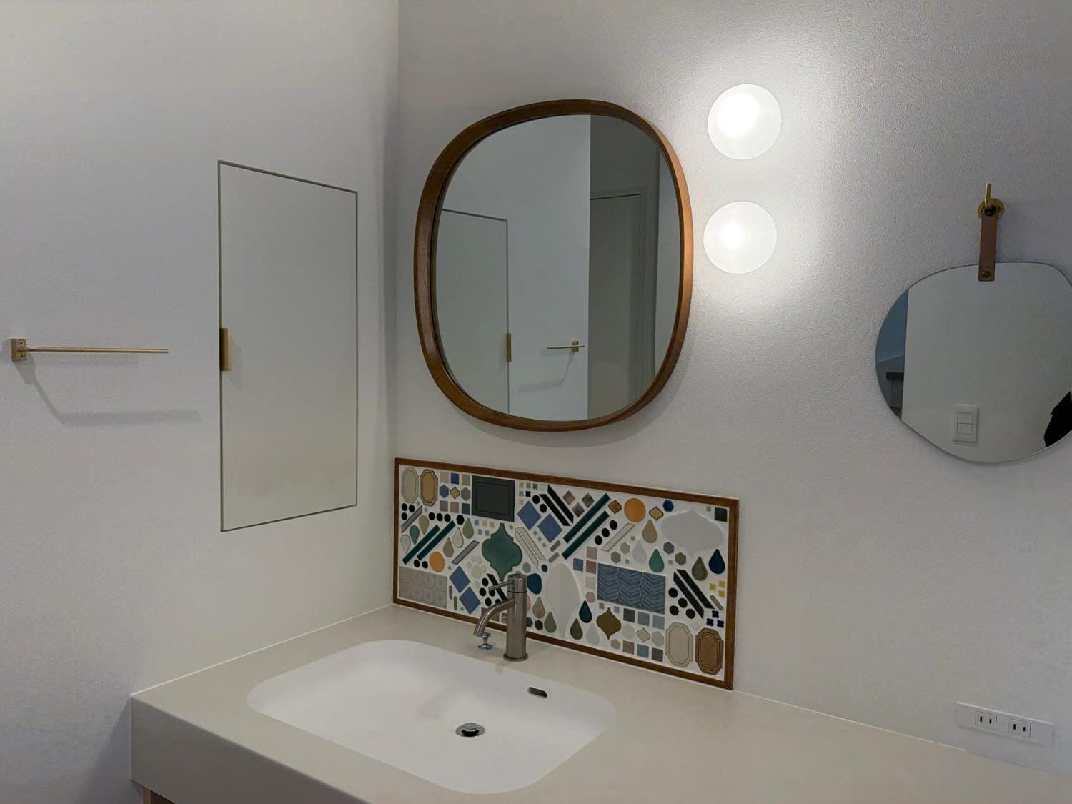 ご家族で張った世界にひとつの「オリジナル洗面タイル」