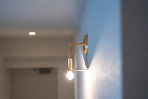 空間に奥行きを加える照明たち